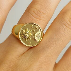 Celestial Sun & Moon Gold Signet Ring – Mystic Astrology Statement Jewelry - 6.5